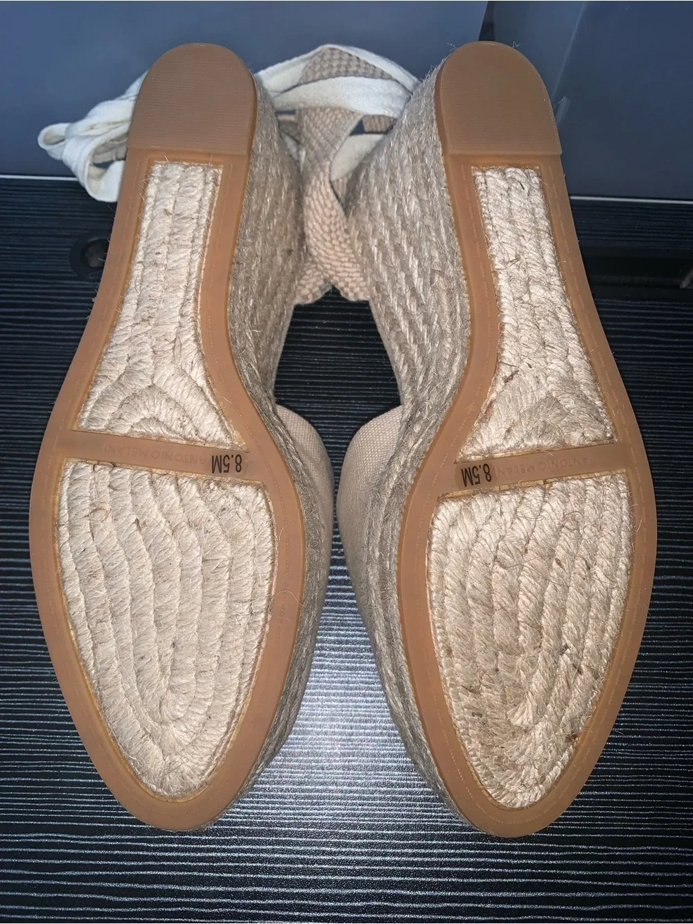 Brand NEW Antonio Melani canvas wedges